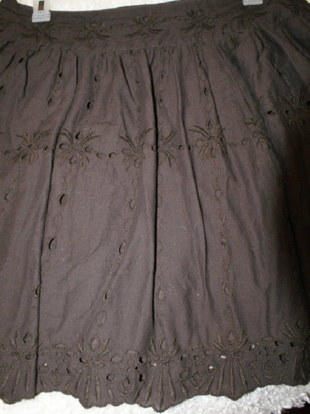 Apt 9 Embroidered / Keyhole Brown Skirt - Large - Well Worn
